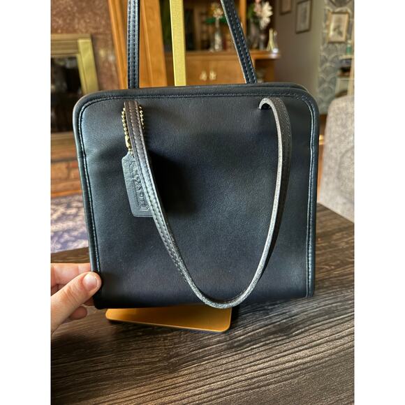 Vintage Coach Small Navy Blue City Bag with Coach Hang Tag - Picture 2 of 9